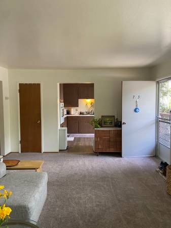 2BR/1BA Apartment on Wilton Ave · Sebastopol photo 4