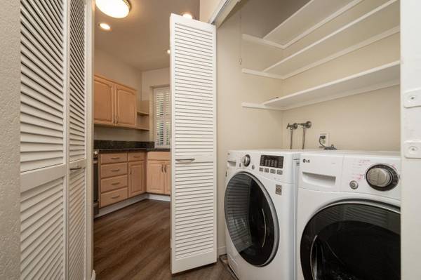 1BR/1BA Condo · Redwood City photo 3