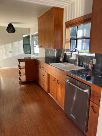 3BR/2BA Duplex on Graham Hill Rd. · Santa Cruz photo 3