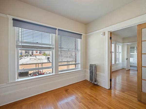 1029 Oak St. photo 3