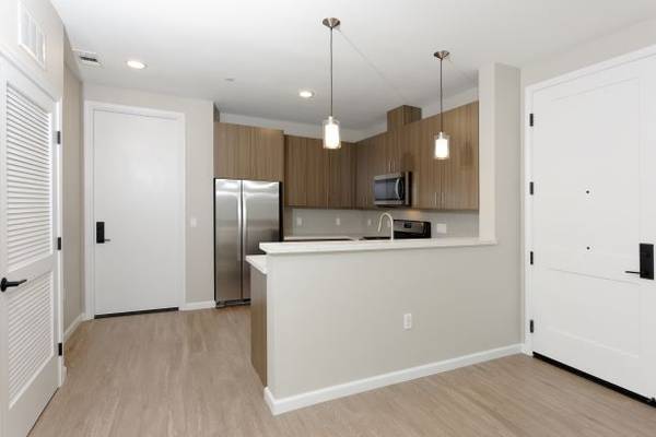2BR/1BA Apartment · Palo Alto photo 5
