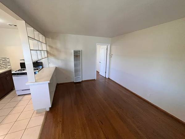 1BR/1BA Apartment on Emerald St · Oakland photo 2