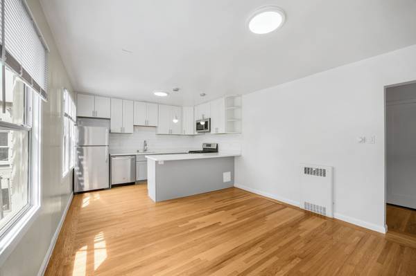 2BR/1BA Apartment · San Francisco photo 2