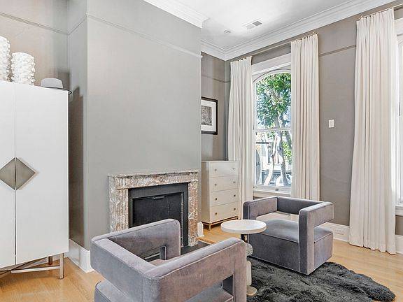 Luxurious Condo Living In Prime Cow Hollow Location! photo 5