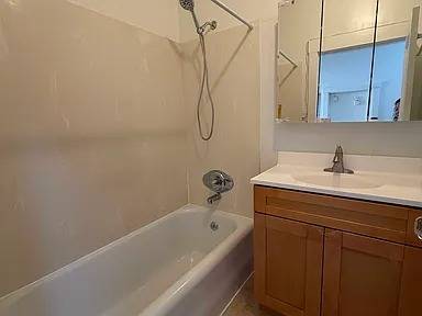 1BR/1BA Apartment on 51st St · Brooklyn photo 4