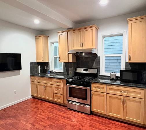 2BR/1BA Apartment on 3rd Ave · San Francisco photo 3