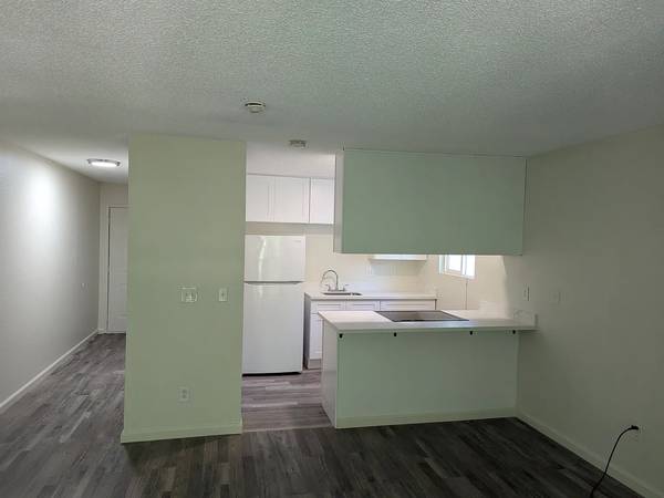 0BR/1BA Apartment on Sonoma Ave · Santa Rosa photo 3