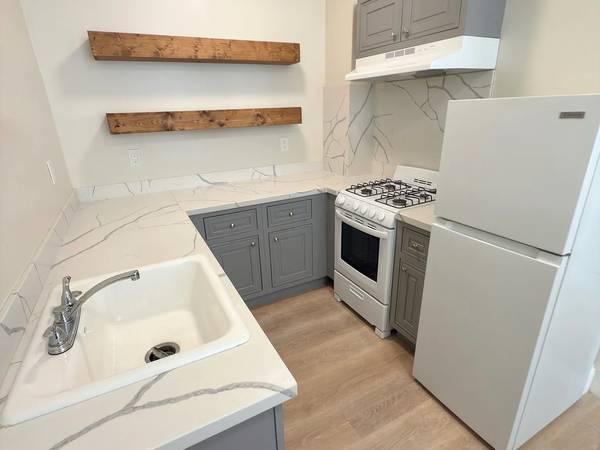 0BR/1BA Apartment on Clay St · San Francisco photo 2