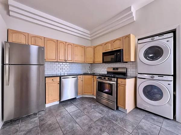 1BR/1BA Apartment · Long Island City photo 4