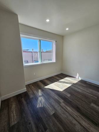 1BR/1BA Other on Center Street Room · Oakland photo 5