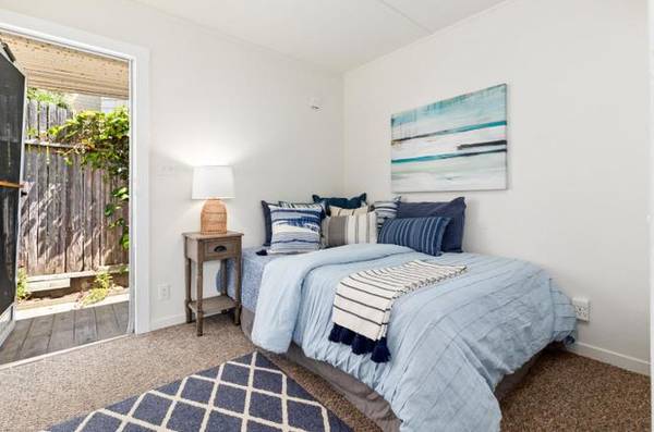 2BR/2BA Single Family House on Riverview Dr · Capitola photo 4