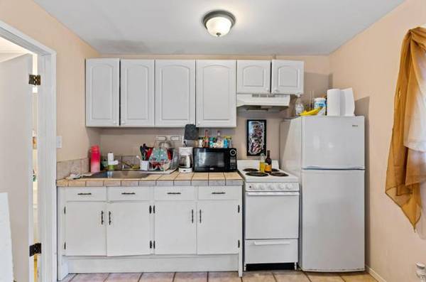 2BR/2BA Single Family House on Valencia Rd · Aptos photo 2