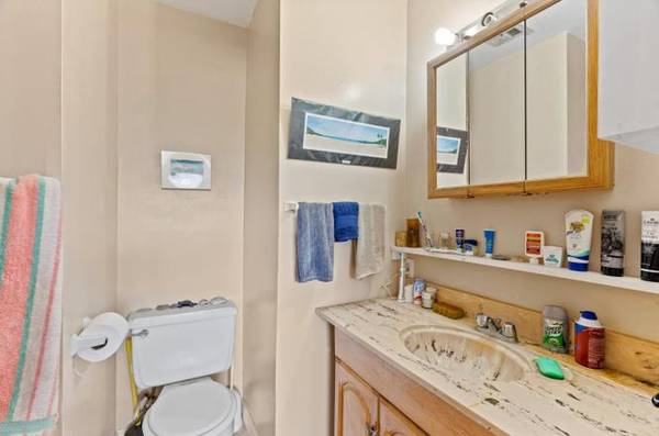 2BR/2BA Single Family House on Valencia Rd · Aptos photo 4