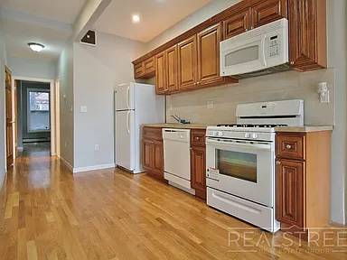 Apartments on 13th St Unit B · Oakland photo 3