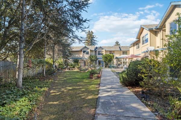 1BR/1BA Apartment on Vista Prieta Ct · Santa Cruz photo 2
