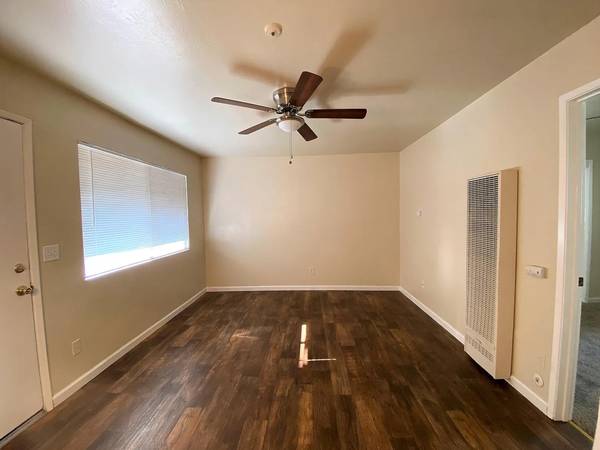 1BR/1BA Apartment on S E St · Santa Rosa photo 4