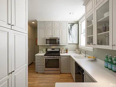 1BR/1BA Apartment on Greenwich St · San Francisco photo 5