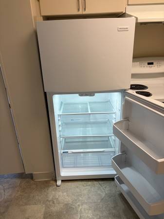 1BR/1BA Apartment · Mountain View photo 4