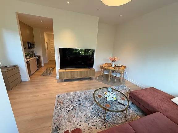 2BR/1BA Single Family House on La Loma Dr · Atherton photo 4