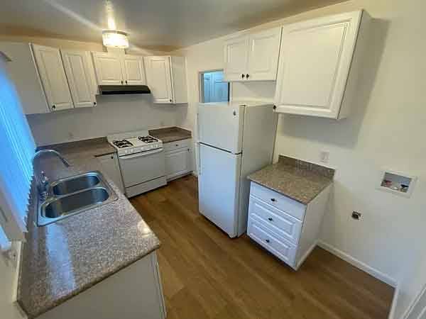 Beautiful &amp; Spacious 3 Bedroom, 1 Bathroom Locust St Home In Cherryland – W Laundry Hook Up, Backyard &amp; Driveway photo 4