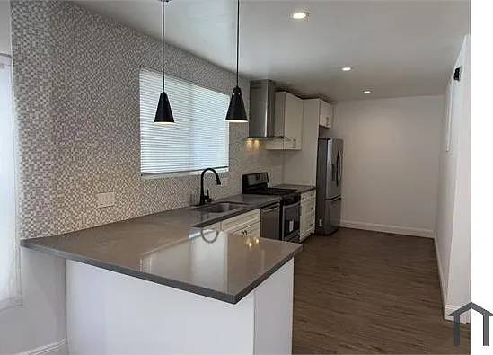 2BR/1BA Apartment on 25th Ave · Oakland photo 2