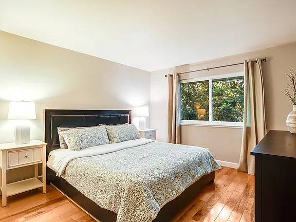 Spacious Furnished Primary Suite In Prime Menlo Park Location photo 2