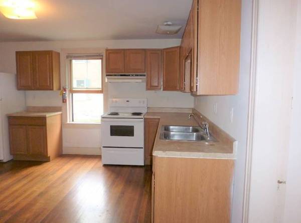 1BR/1BA Apartment · Elmhurst photo 2