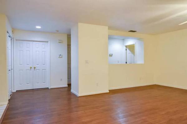 1BR/1BA Apartment · Bronx photo 3