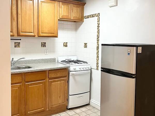 1BR/1BA Apartment on Parsons Blvd · Jamaica photo 3