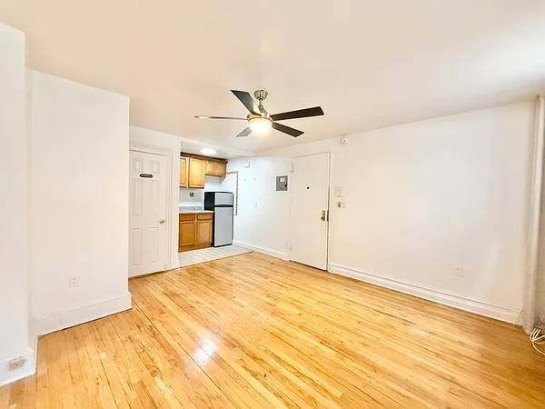 1BR/1BA Apartment on Parsons Blvd · Jamaica photo 4