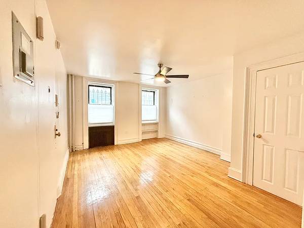 1BR/1BA Apartment on Parsons Blvd · Jamaica photo 2