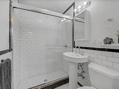 Apartments on El Paseo Dr · Petaluma photo 4