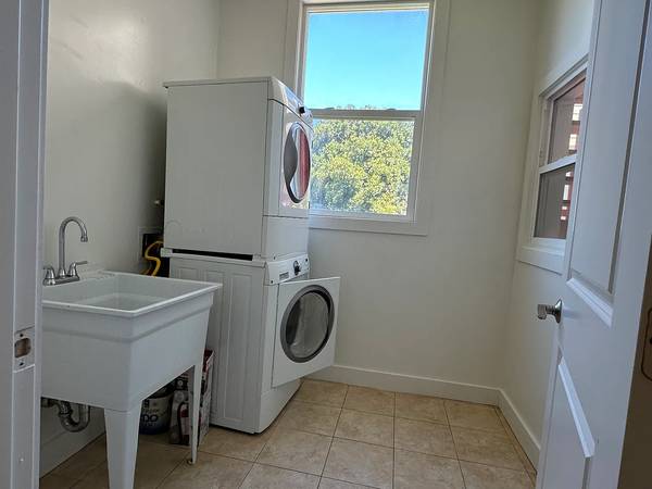 2BR/1BA Duplex on Spruce St · San Francisco photo 3