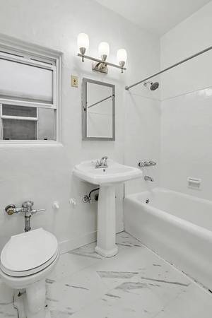 611 E. 20th St. photo 5