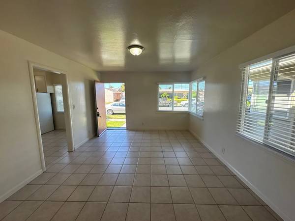 2BR/1BA Apartment · Salinas photo 2