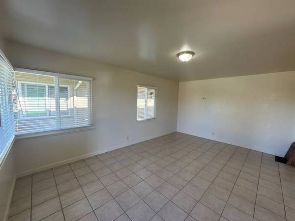2BR/1BA Apartment · Salinas photo 4