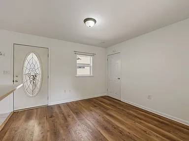 1BR/1BA Apartment · Olympia photo 3