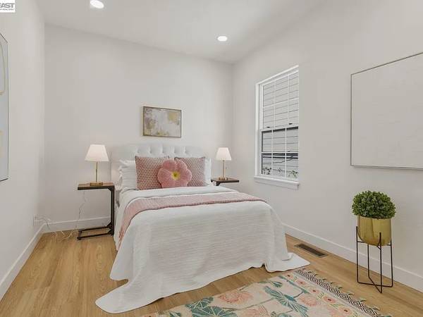 1BR/1BA Apartment · Oakland photo 3