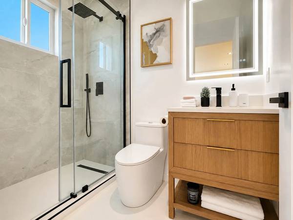 1BR/1BA Apartment · Alameda photo 4