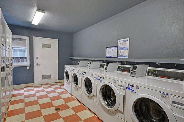 Apartments on Loma Verde Drive · Campbell photo 3