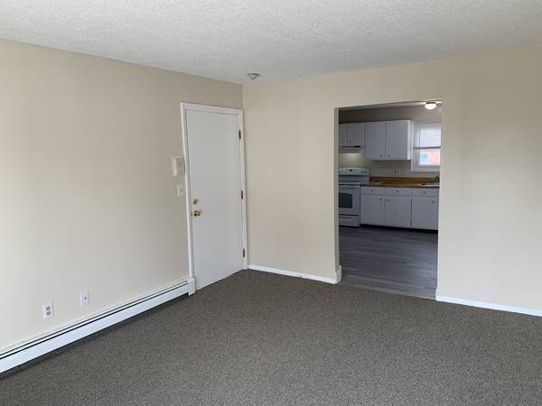 2BR/1BA Apartment · Fall River photo 2
