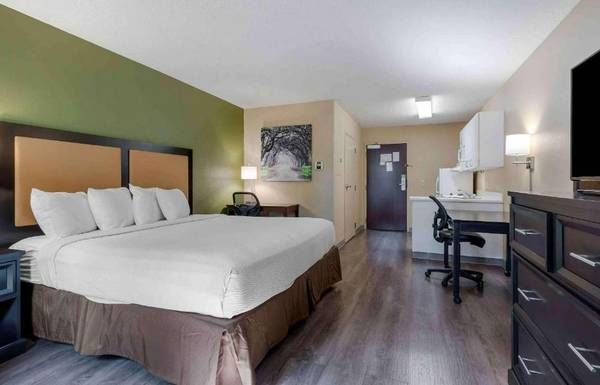 1BR/1BA Apartment · Pleasant Hill photo 3