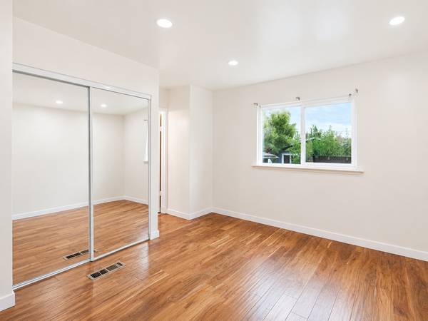 3BR/2BA Single Family House · Oakland photo 5