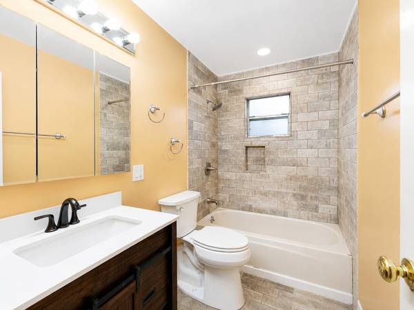 3BR/2BA Single Family House · Oakland photo 3