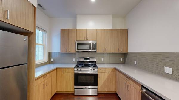 3BR/3BA Apartment on Market · San Francisco photo 4