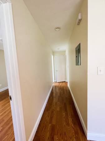 2BR/1BA Apartment · San Rafael photo 2