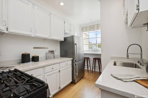 2BR/1BA Condo · San Francisco photo 5