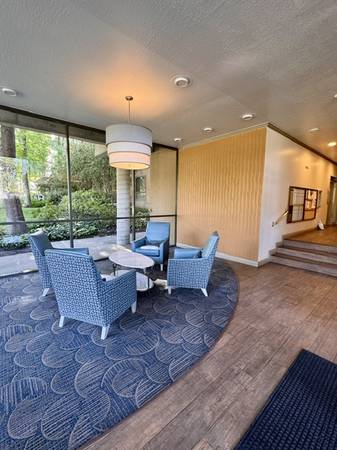 1BR/1BA Condo on N Civic Drive · Walnut Creek photo 4