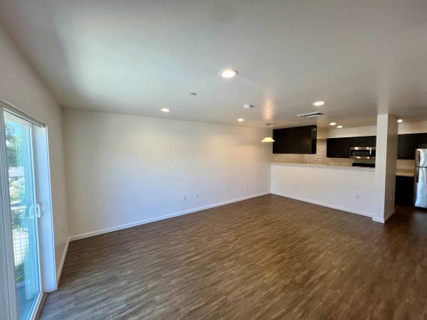 Esposti Park Apartments photo 3