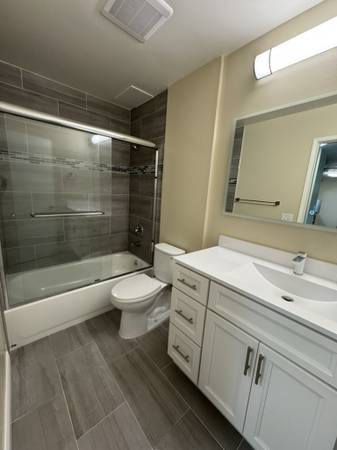 1BR/1BA Apartment · Oakland photo 5